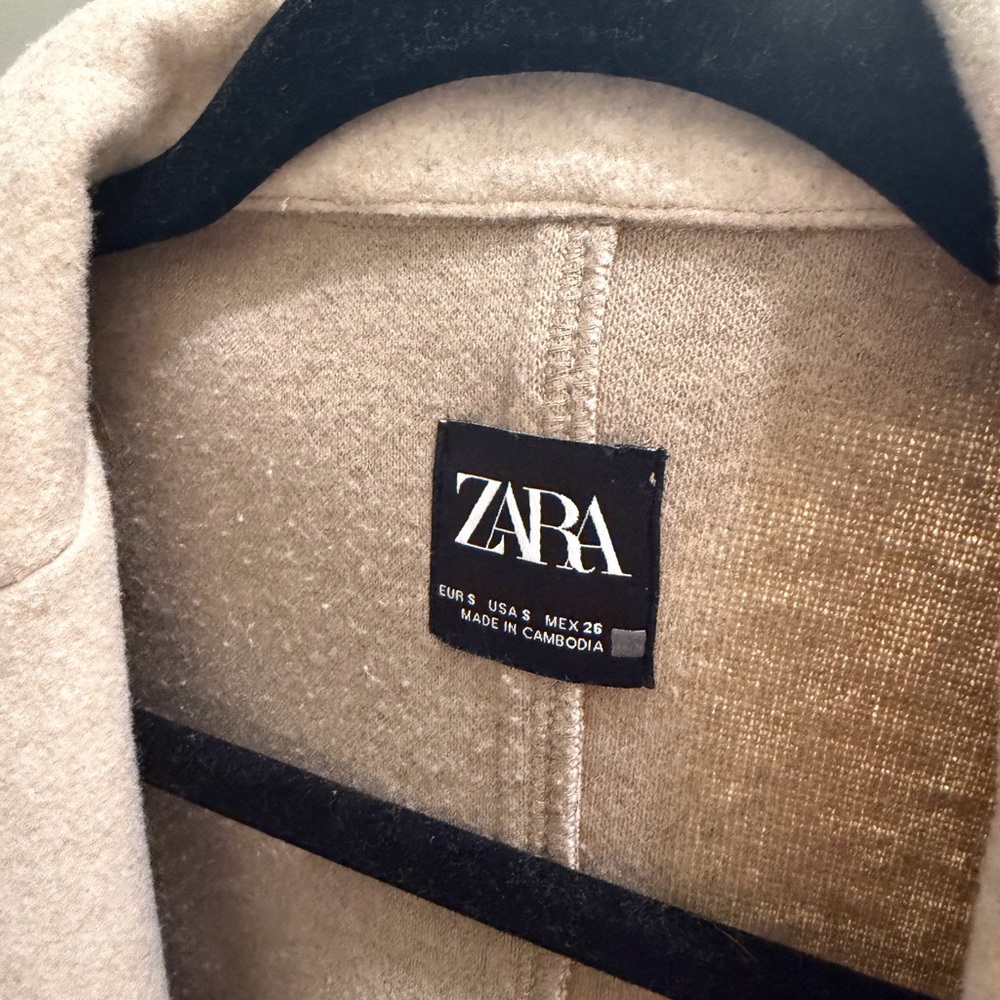 Zara Women's Beige Coat - Picture 2 of 2